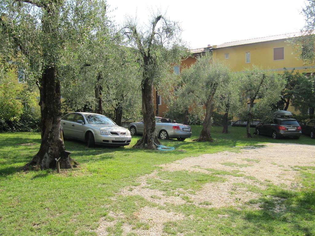 Hotel Carlo Brenzone sul Garda Exteriör bild