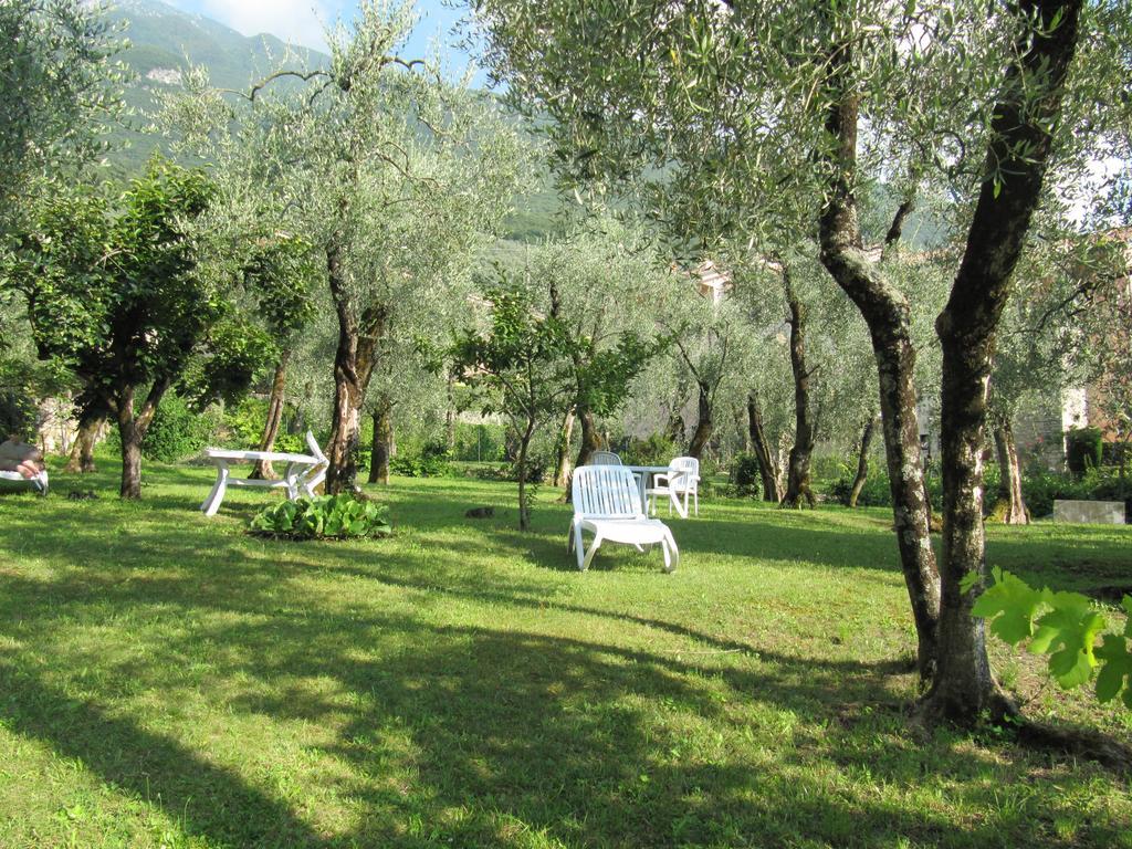 Hotel Carlo Brenzone sul Garda Exteriör bild