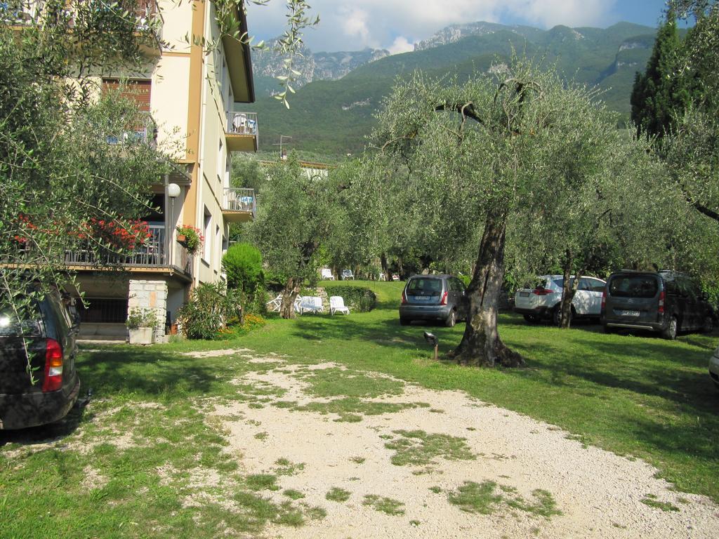 Hotel Carlo Brenzone sul Garda Exteriör bild