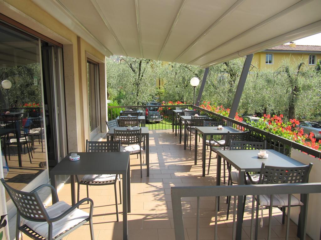 Hotel Carlo Brenzone sul Garda Exteriör bild