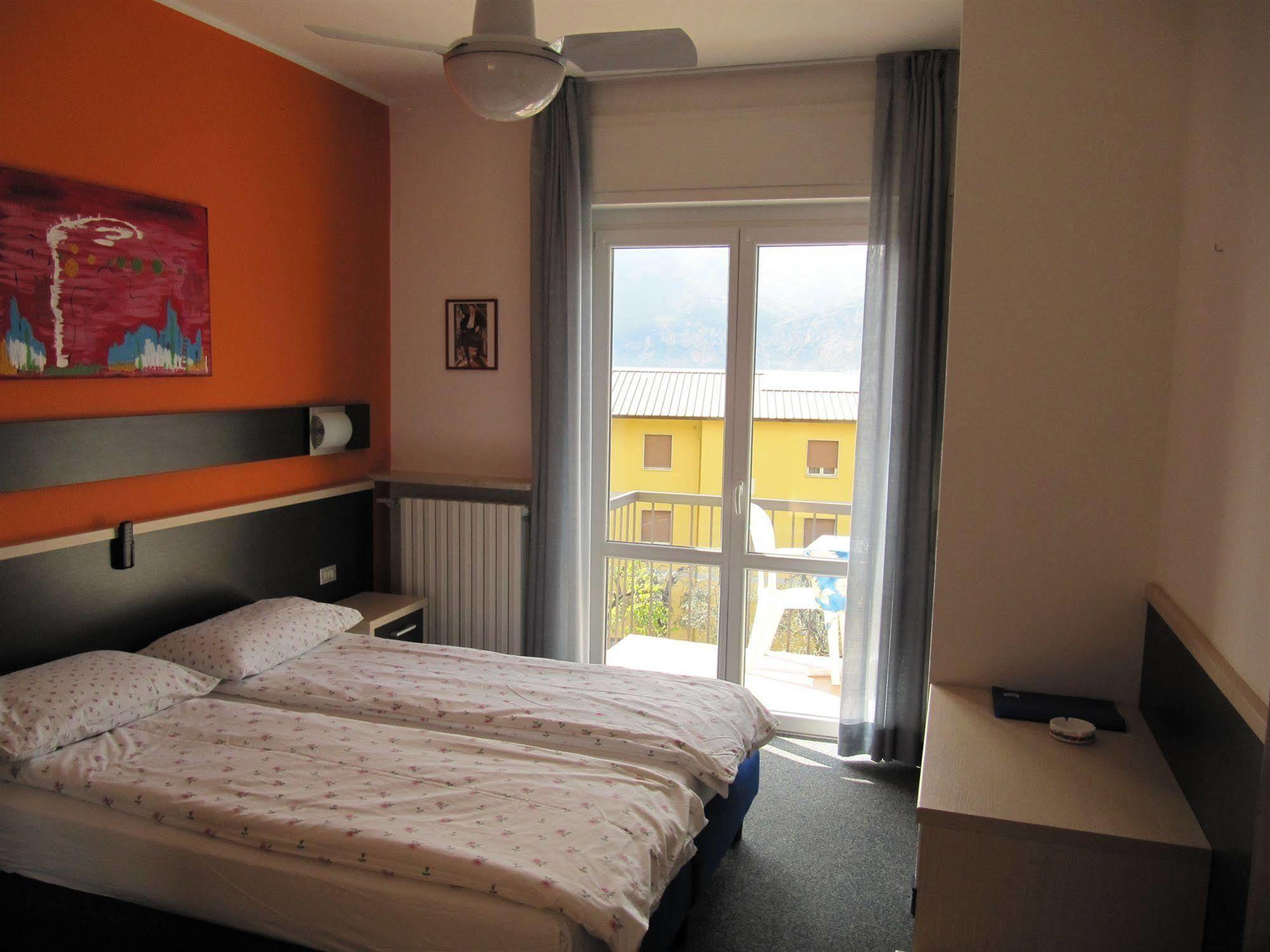 Hotel Carlo Brenzone sul Garda Exteriör bild